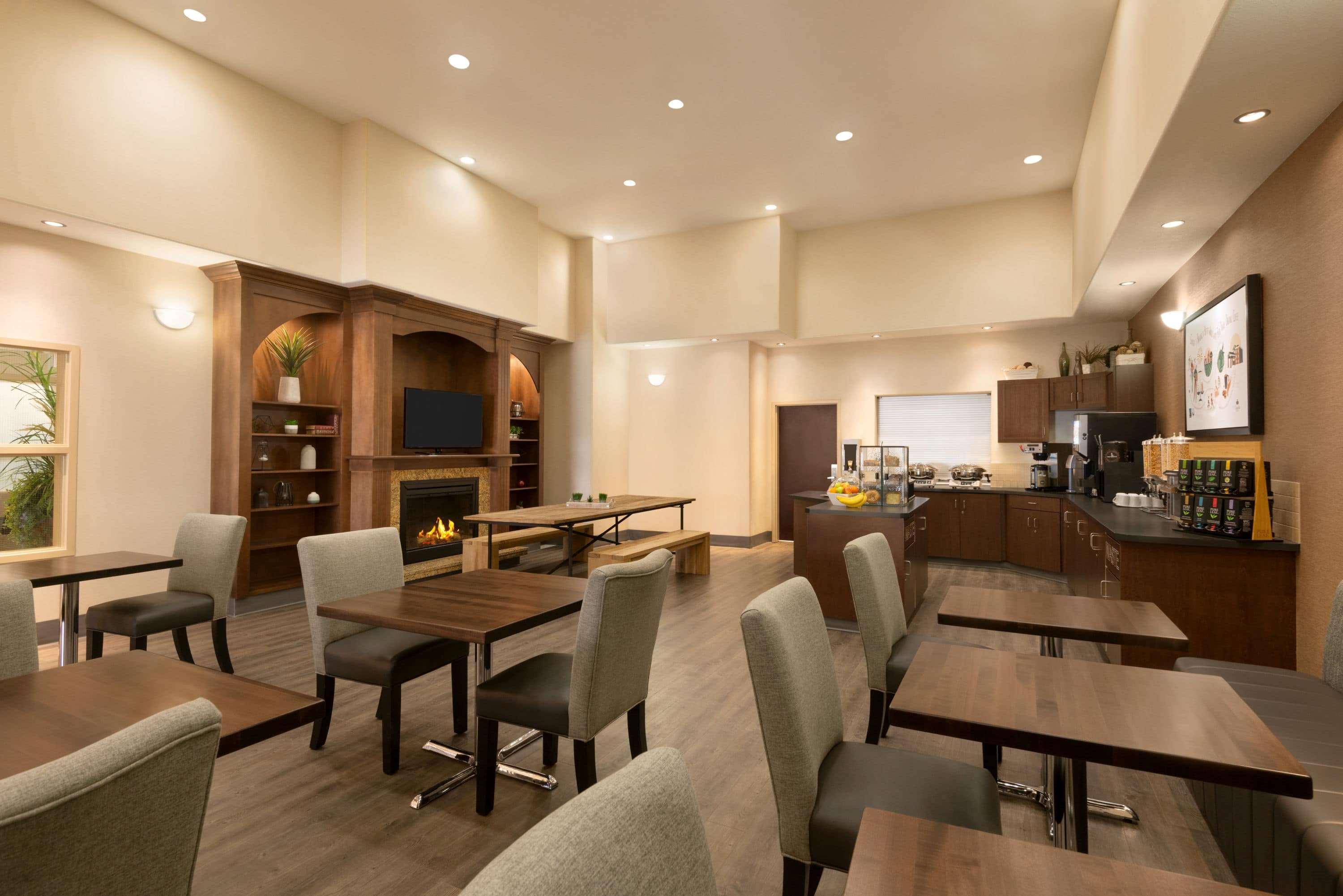 Ramada By Wyndham Drayton Valley Exteriör bild