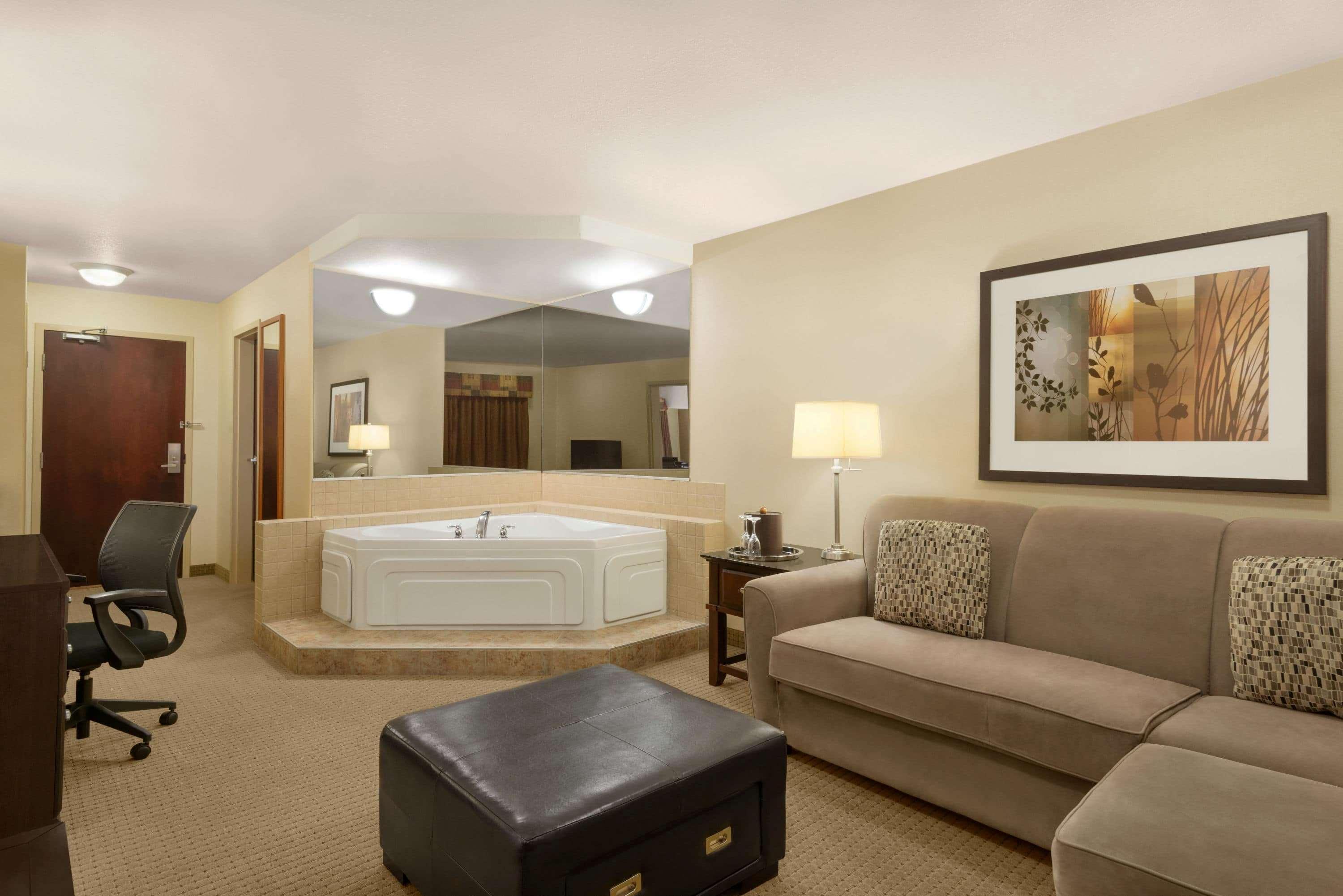 Ramada By Wyndham Drayton Valley Exteriör bild