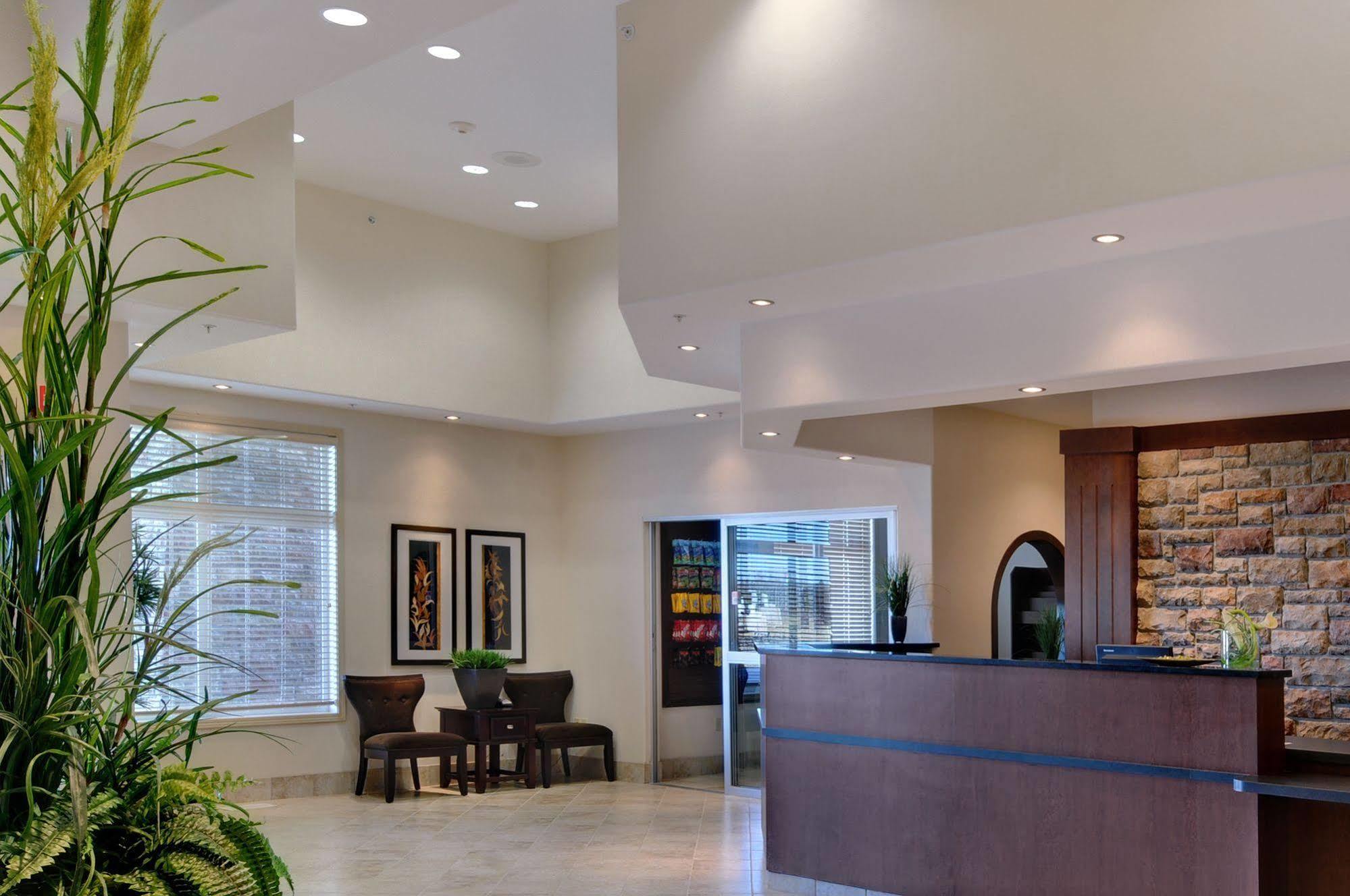 Ramada By Wyndham Drayton Valley Exteriör bild